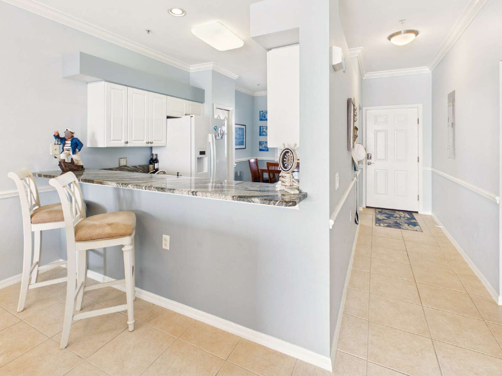 Ultimate Southwest Florida Escape: Top-Floor 2BR Condo with Scenic Lake Views photo 6