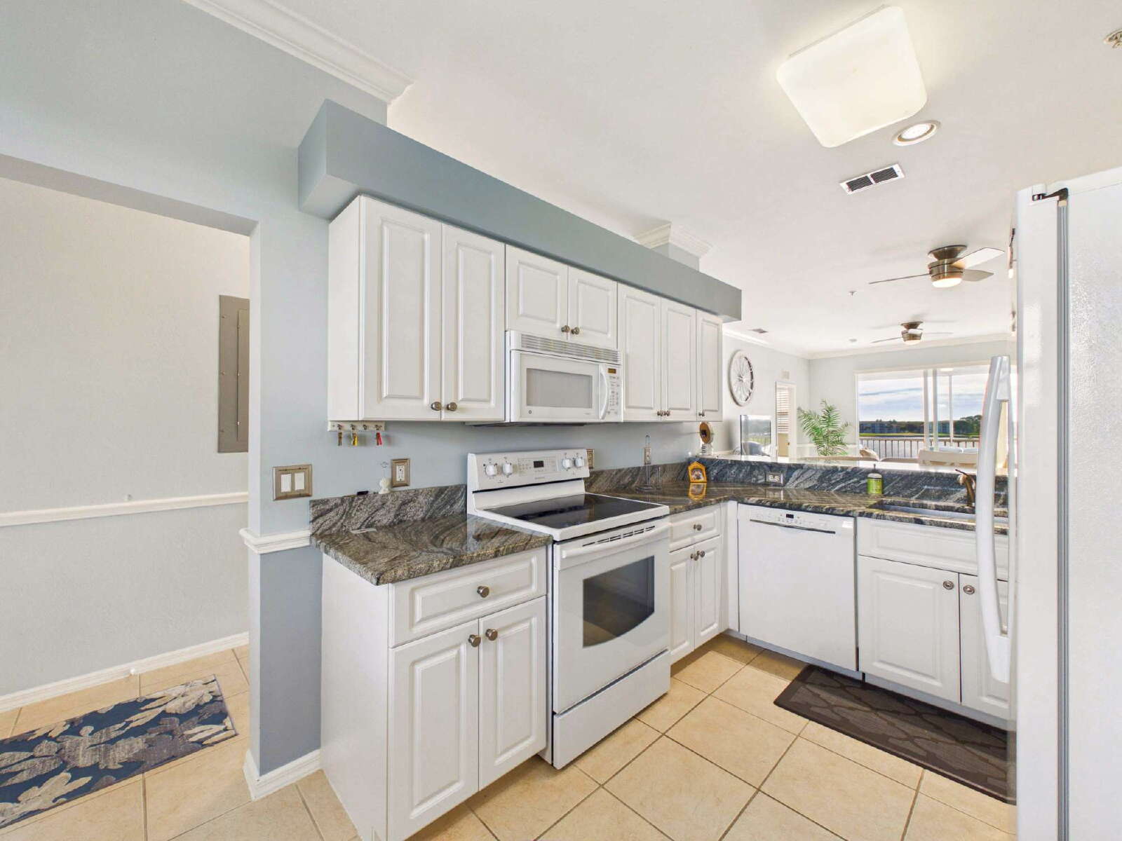 Ultimate Southwest Florida Escape: Top-Floor 2BR Condo with Scenic Lake Views photo 10