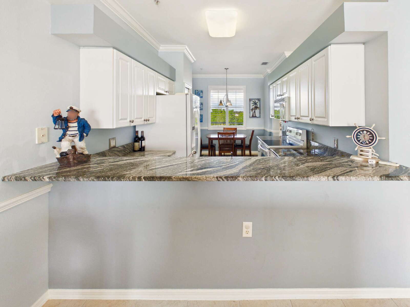 Ultimate Southwest Florida Escape: Top-Floor 2BR Condo with Scenic Lake Views photo 7