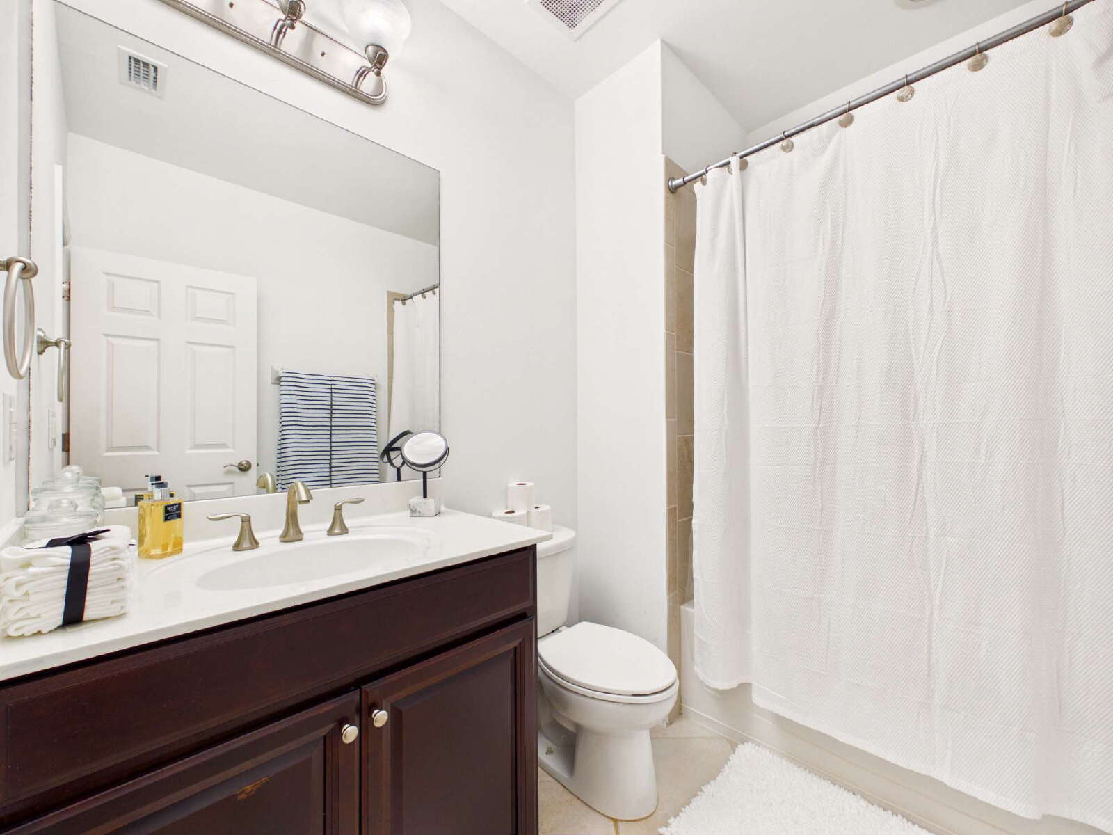 Luxurious Seasonal Lakefront Townhome at Mirasol at Coconut Point (December thru April $4,800/mo.) photo 17