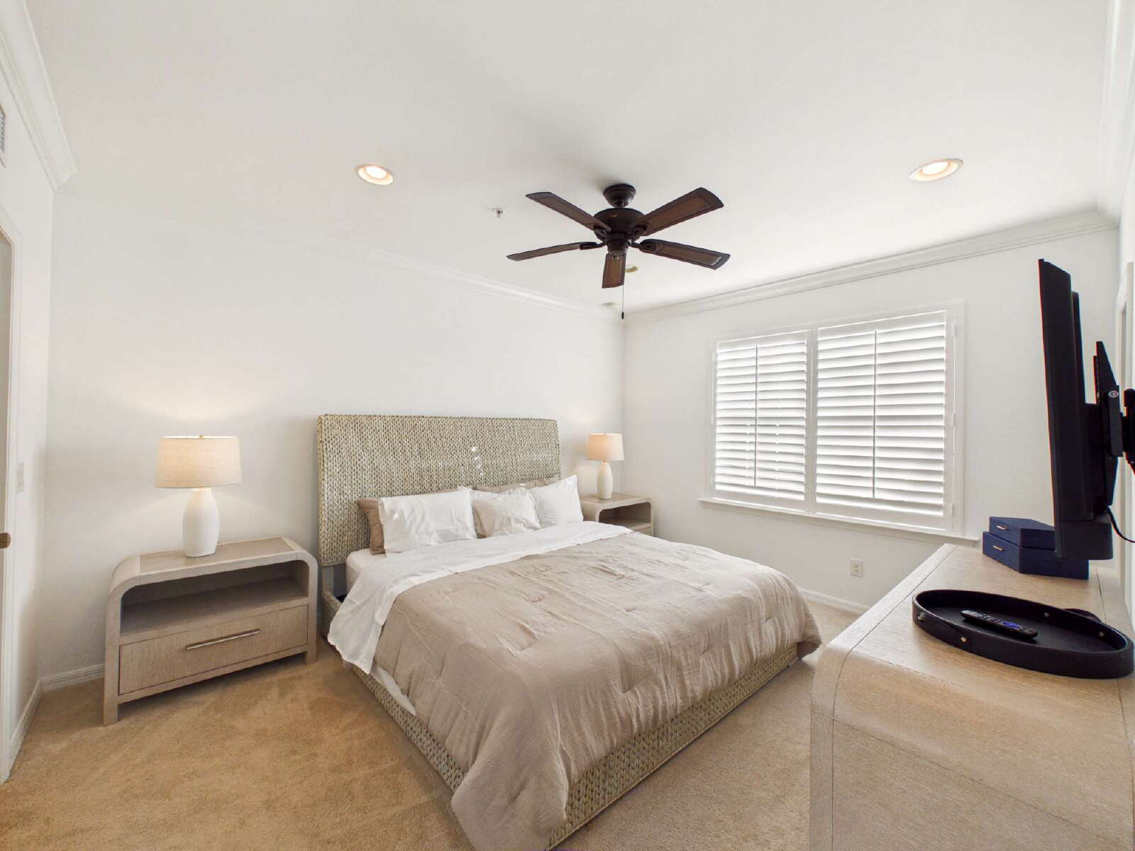 Luxurious Seasonal Lakefront Townhome at Mirasol at Coconut Point (December thru April $4,800/mo.) photo 11