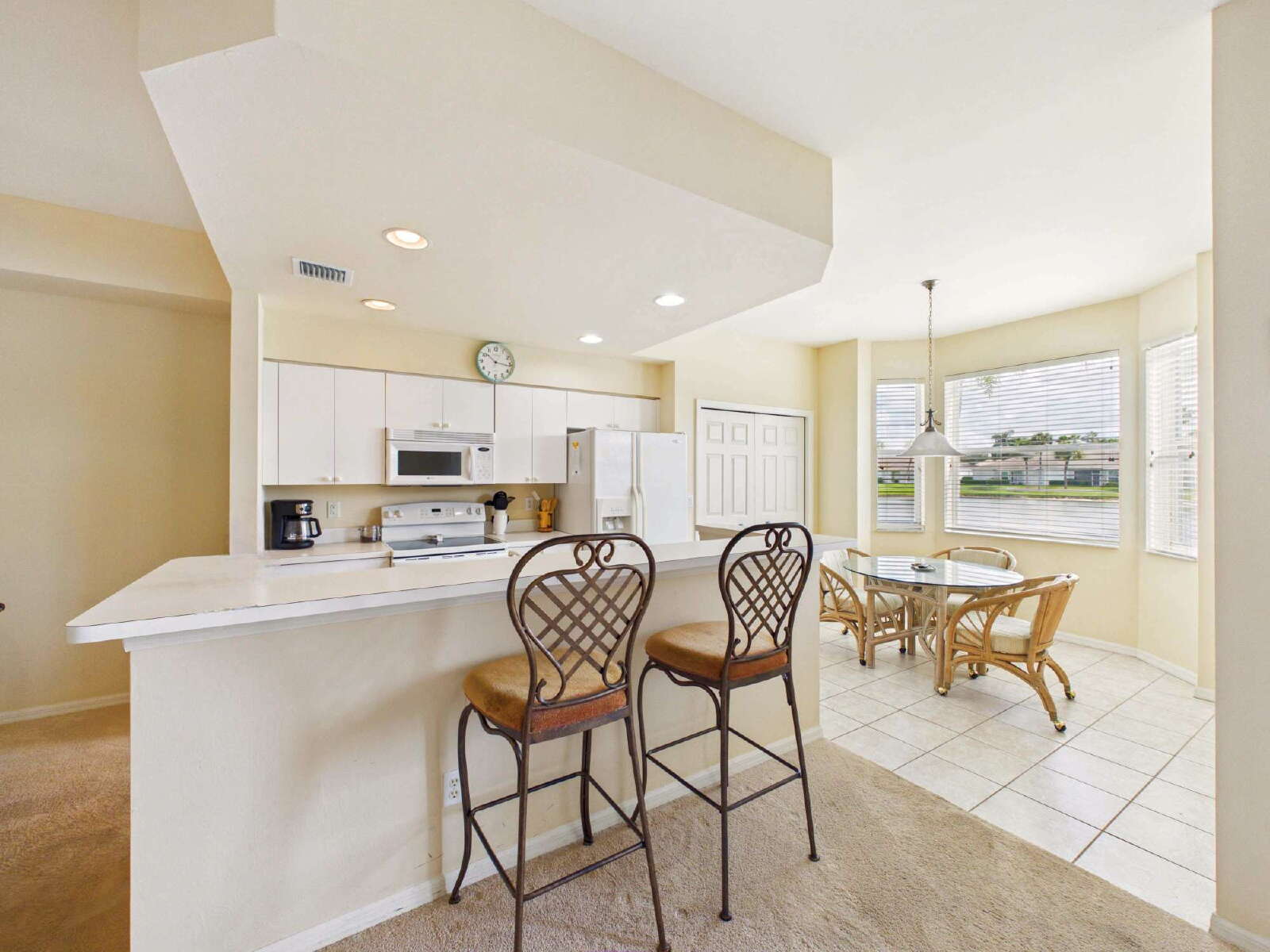 Furnished Lakeview Condo with Resort Amenities – Seasonal & Off-Season Rates Available photo 3