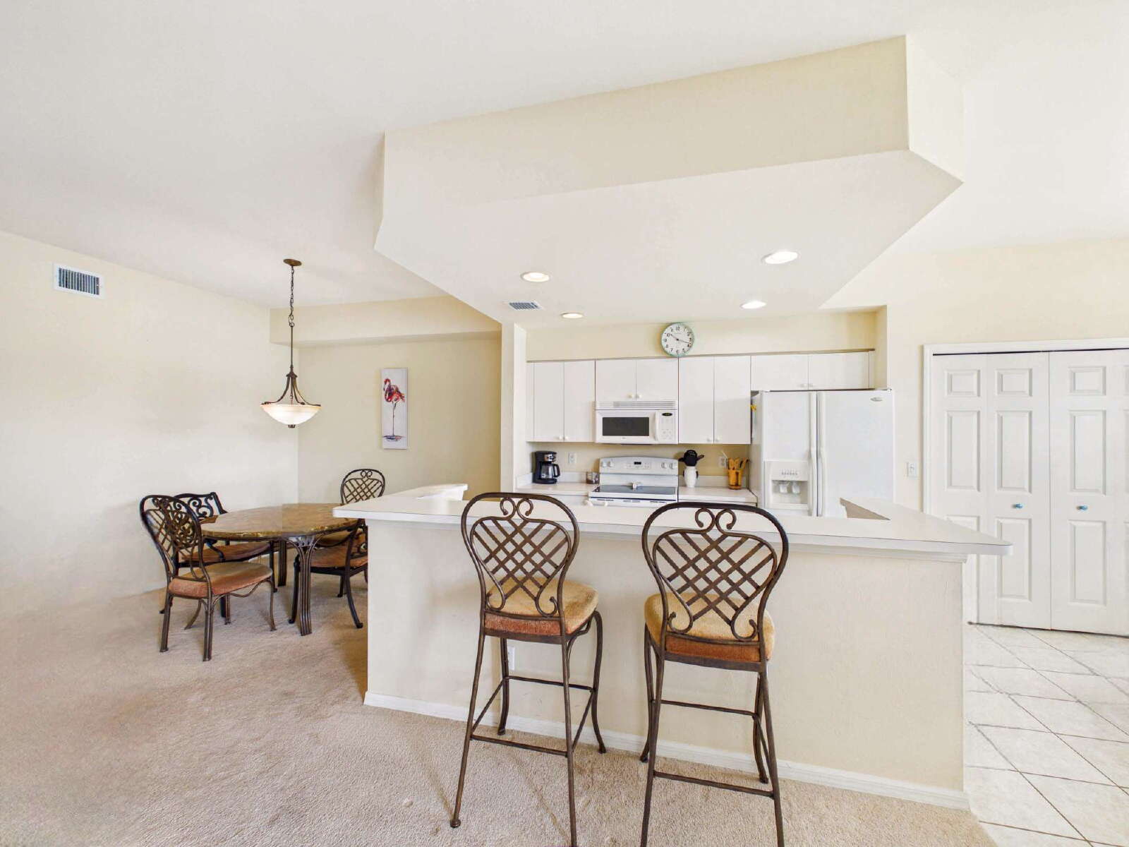 Furnished Lakeview Condo with Resort Amenities – Seasonal & Off-Season Rates Available photo 6