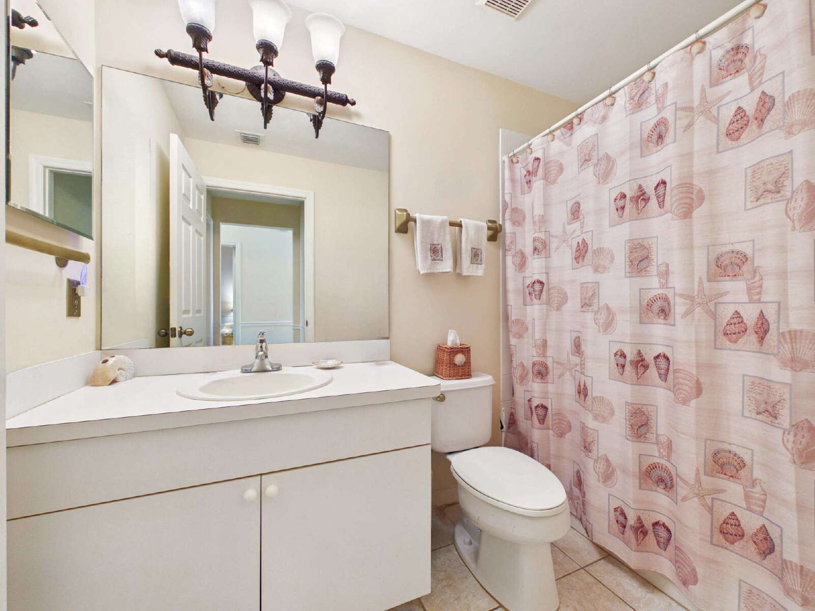 Furnished Lakeview Condo with Resort Amenities – Seasonal & Off-Season Rates Available photo 23