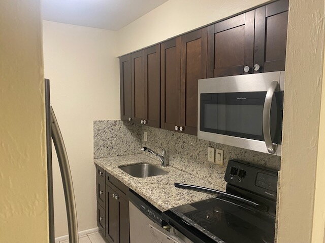 Charming 3 Bedroom, 2 Bath Duplex with Granite Counters and Stainless Appliances. Available now for $1,450/mo. photo 6