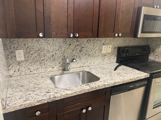 Charming 3 Bedroom, 2 Bath Duplex with Granite Counters and Stainless Appliances. Available now for $1,450/mo. photo 4