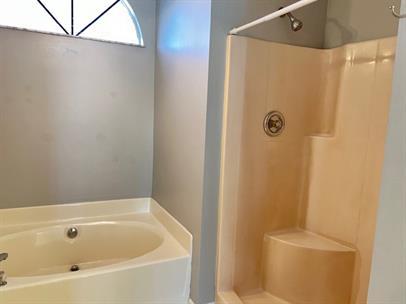 Charming 3BR + Den Pool Home in Country Oaks – Spacious and Serene Annual Rental! photo 9