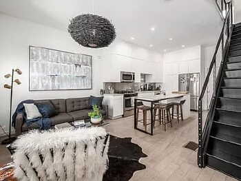 986 Summit Street , Columbus,  43201