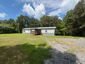 4720 Old Metal Road , Palmyra,  37142