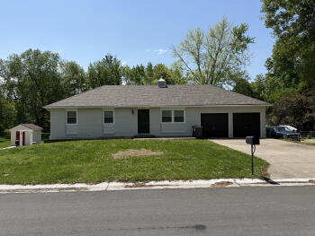 1307 Northeast 75th Street , Kansas City,  64118