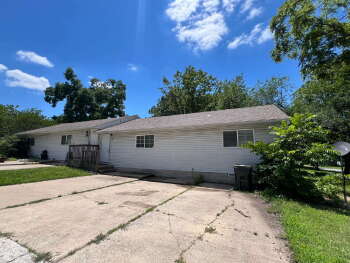 902 Evergreen Avenue , Hollister,  65672