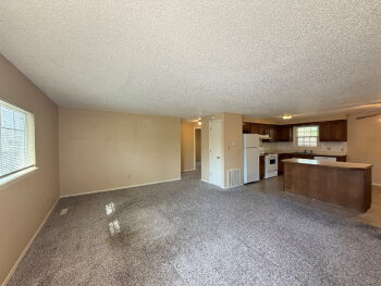 888 Evergreen Avenue , Hollister,  65672