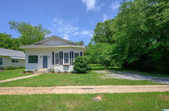 210 E. College St , Columbiana,  35051