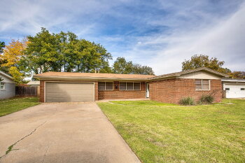 3030 57th St , Lubbock,  79413