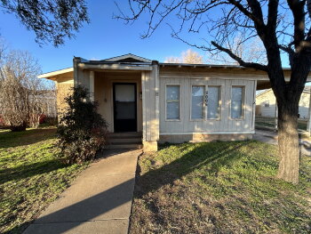 2006 28th Street B, Lubbock,  79411