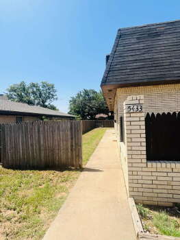 5433 40th Street A, Lubbock,  79414