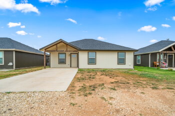 311 Avenue H , Abernathy,  79311