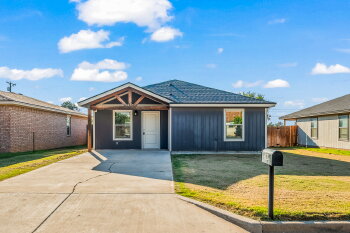 106 Walnut Street , Idalou,  79329