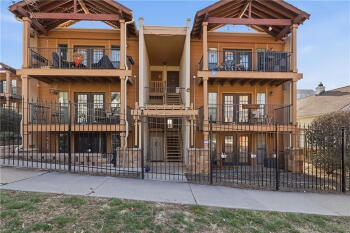 4727 Jarboe Street #102, Kansas City,  64112