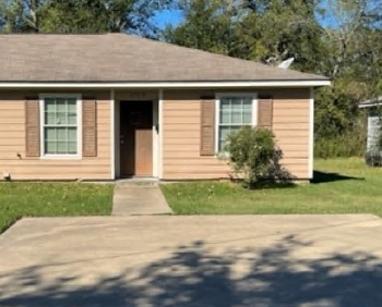 413B 4th Street , Lufkin,  75901