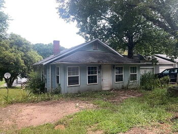 100 Calhoun Street , Laurens,  29360