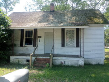 100 Wright Street , Laurens,  29360