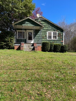 102 Watts Street , Laurens,  29360