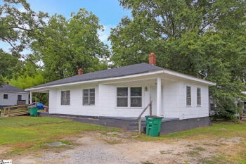 111-A North Bell Street , Clinton,  29325