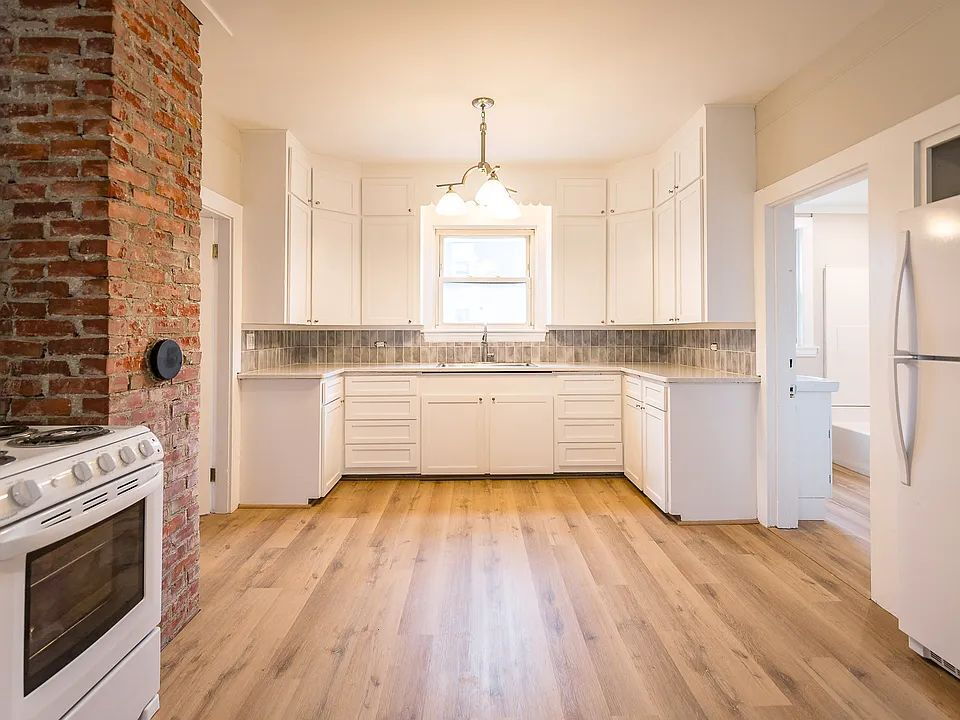 PRICE IMPROVEMENT! + Washer and Dryer INCLUDED in This Beautiful 2-Bedroom Apartment – Quiet, Private Setting in Westbrook, Available Now!
