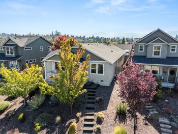 2264 College Way , Medford,  97504