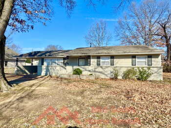 954 E Holmes Rd , Memphis,  38116