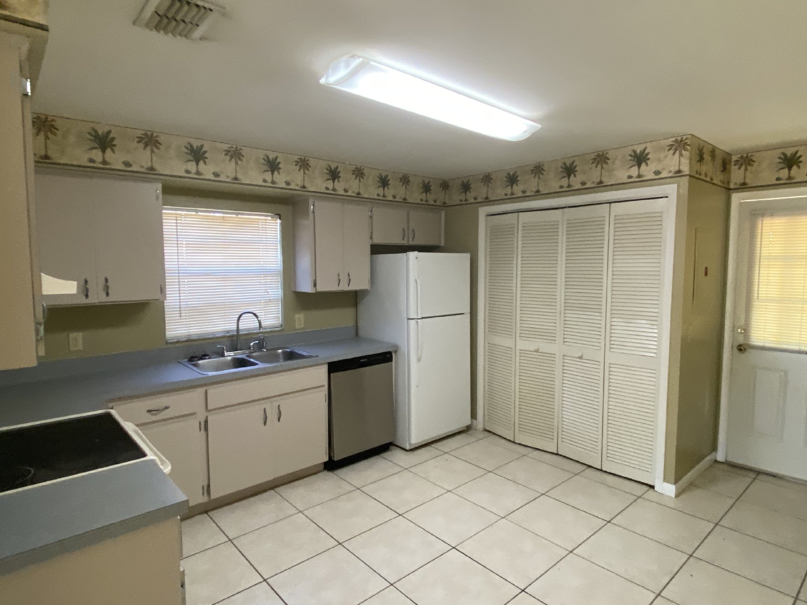 726 Sunbright Drive Seffner, FL 33584 Millennial Realty