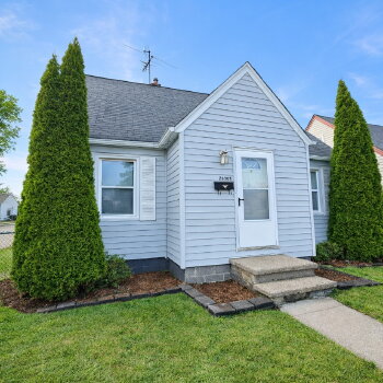 28303 Essex Street , Roseville,  48066