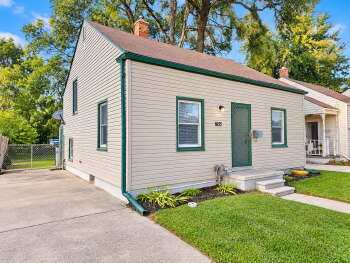 8035 Kaltz Street , Center Line,  48015