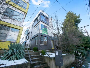 9513 Interlake Ave N , Seattle,  98103