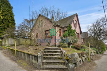 8216 Dayton Avenue North , Seattle,  98103