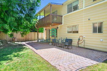21638 Southeast 32nd Place , Sammamish,  98075