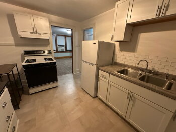 Charming 1BR Upper in Racine | Central AC + Garage Parking