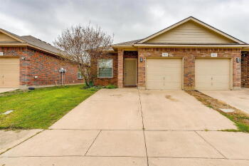 812 Walnut St , Burleson,  76028