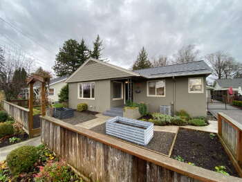 1608 E Street , Lynden,  98264