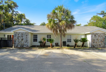 601 N 61st Ave D, Pensacola,  32506