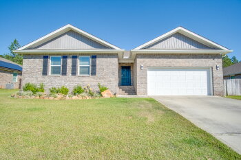 4668 Red Oak Dr , Milton,  32583