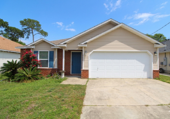 2432 Gulf Breeze Ave. , Pensacola,  32507