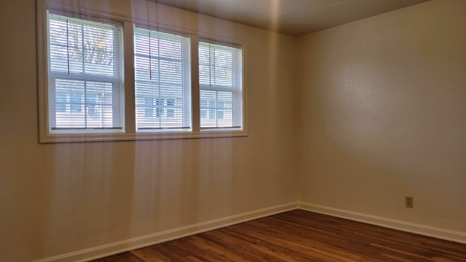 1148 NE Freemont Ave Roseburg, OR 97470 Pioneer Property Management