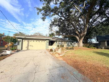 222 Lakeview Drive , Auburndale,  33823