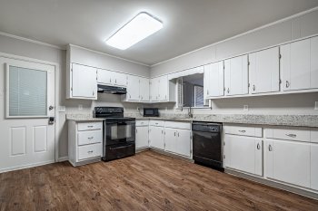 5200 Roses Of Picardy , Atlanta,  30349