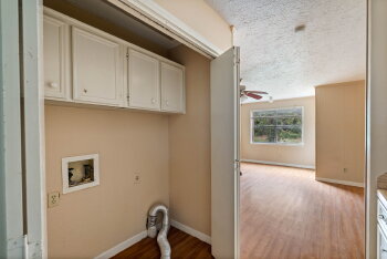 Image for 906 N Lbj Dr