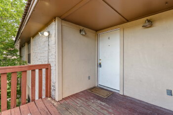 Image for 906 N Lbj Dr