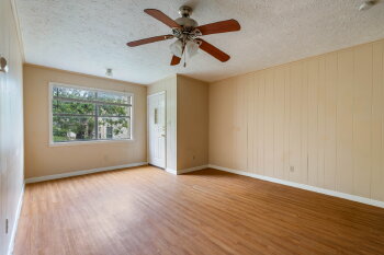 Image for 906 N Lbj Dr