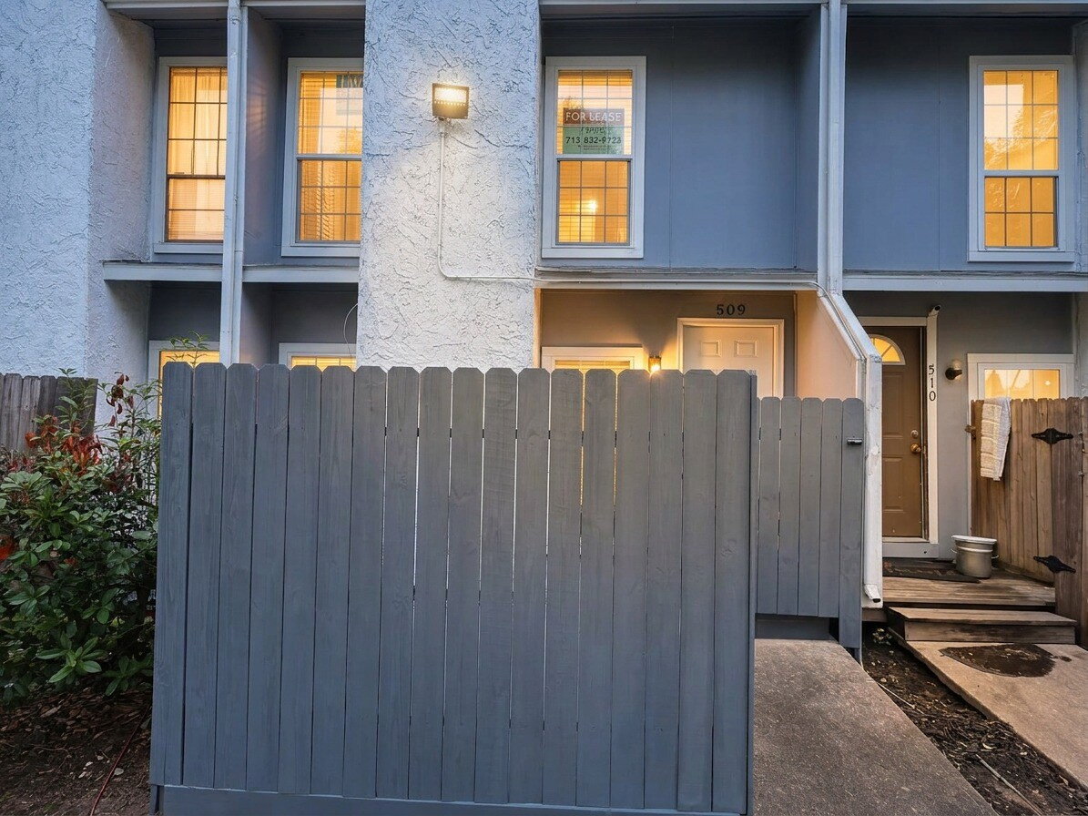 1 Bedroom Rental – 9550 Deering Drive, Houston, TX 77036